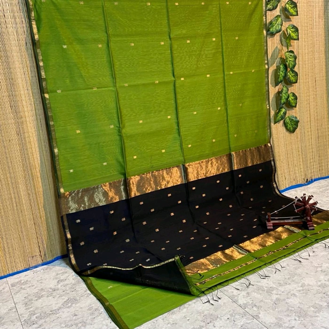 Noyanmoni maheshwari saree