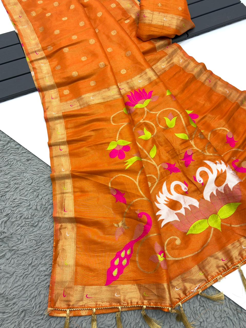 Festive splendor! Our Organza Tissue silk weaving Paithani saree