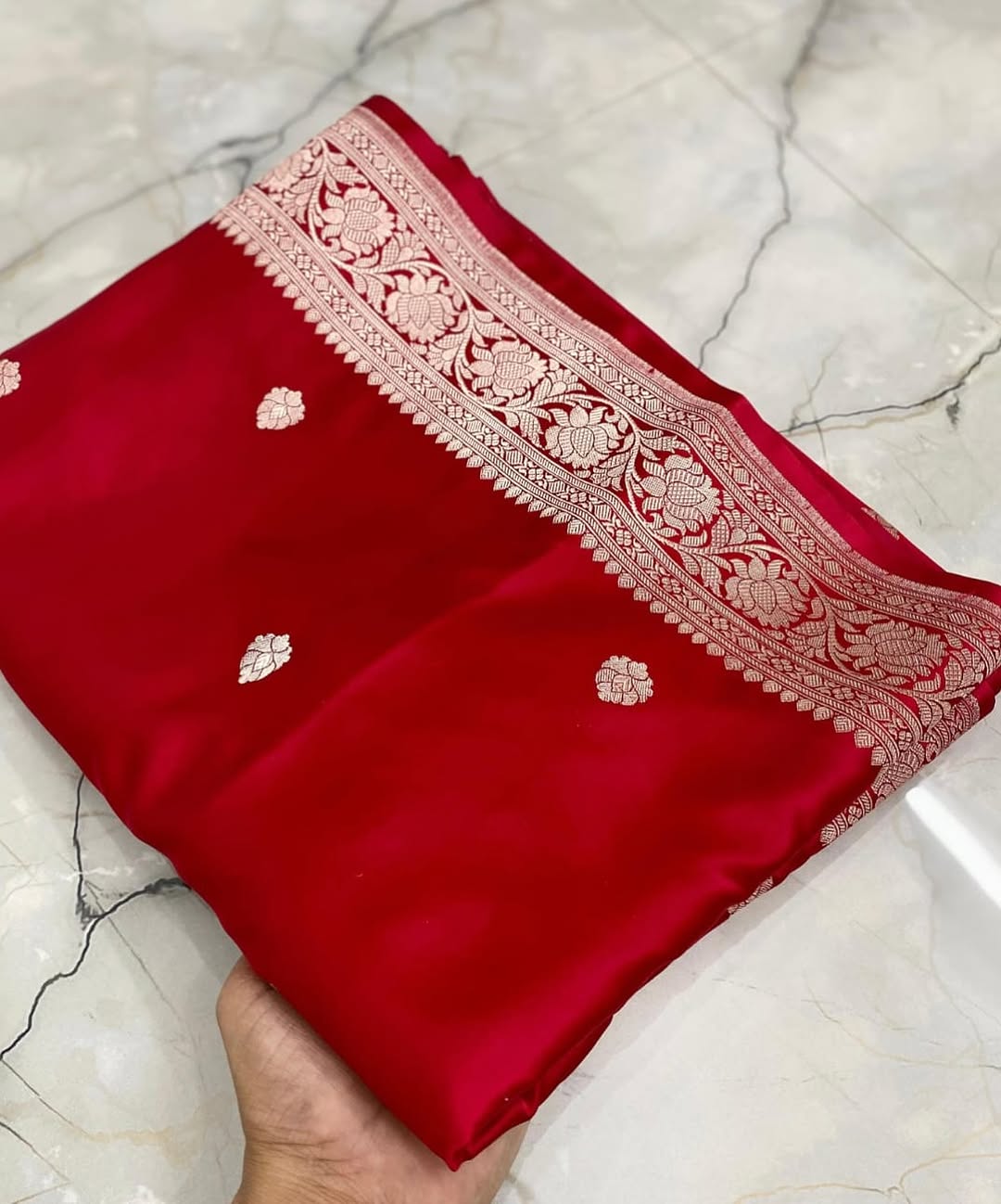 Soft Tissue all over booti weave saree