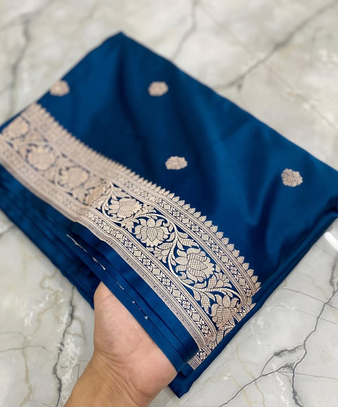 Soft Tissue all over booti weave saree