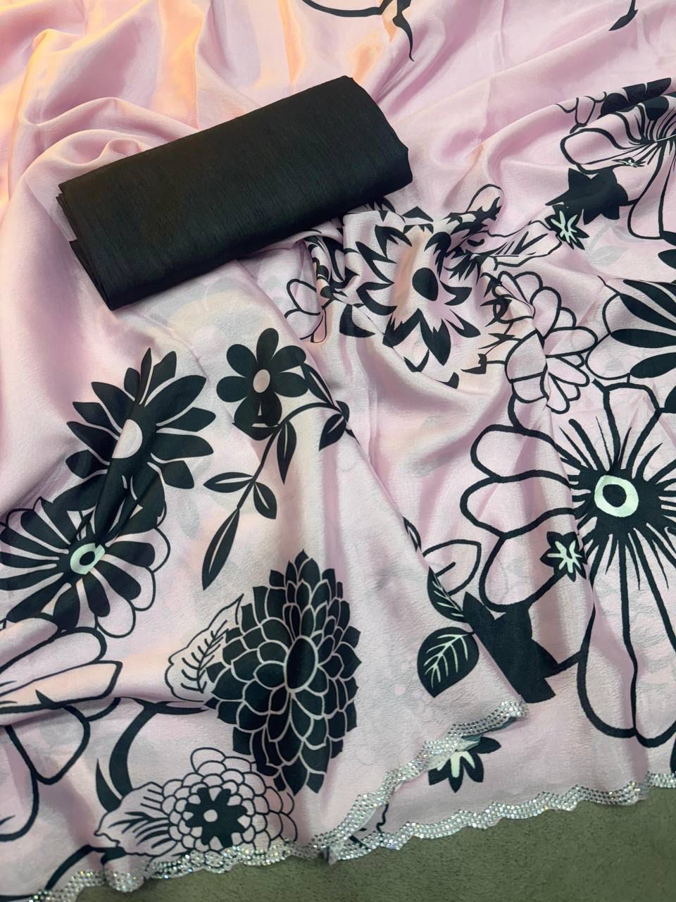 SOFT FABRIC WITH FLOWER DESIGNE PRINT SAREE