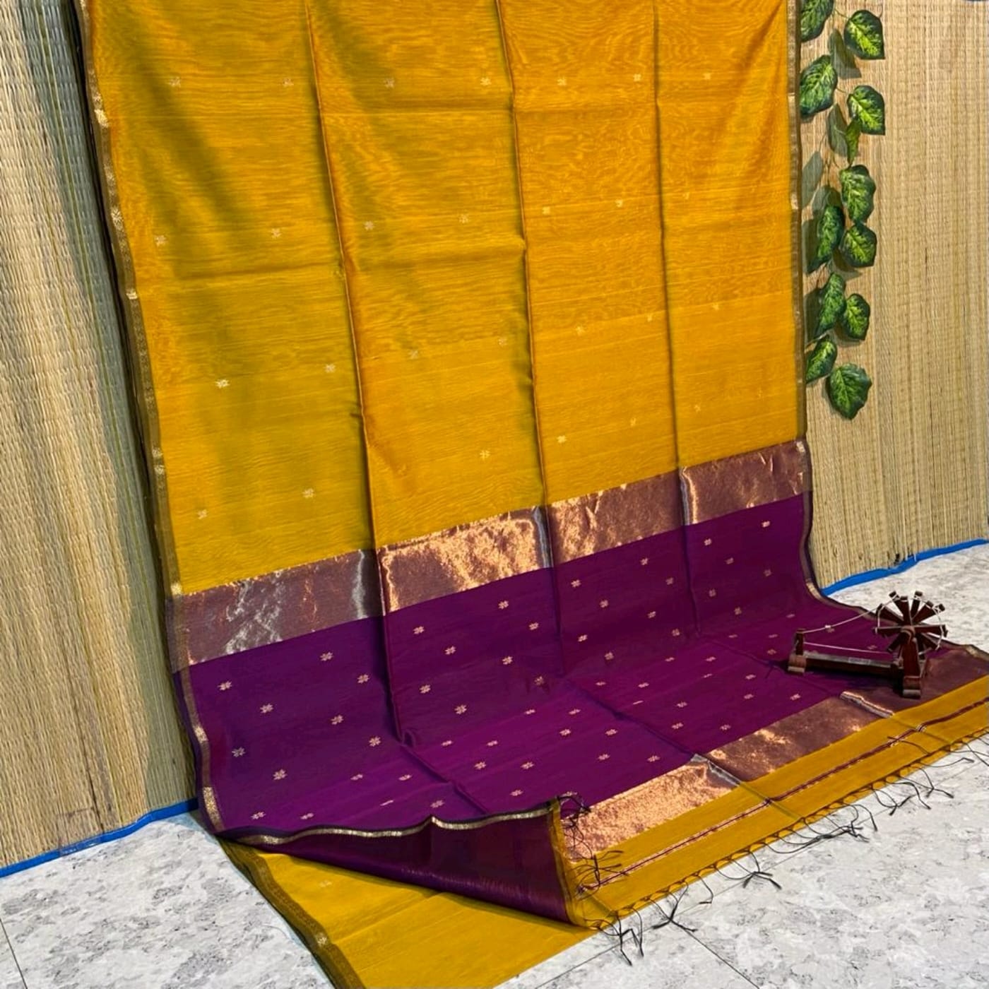 Noyanmoni maheshwari saree