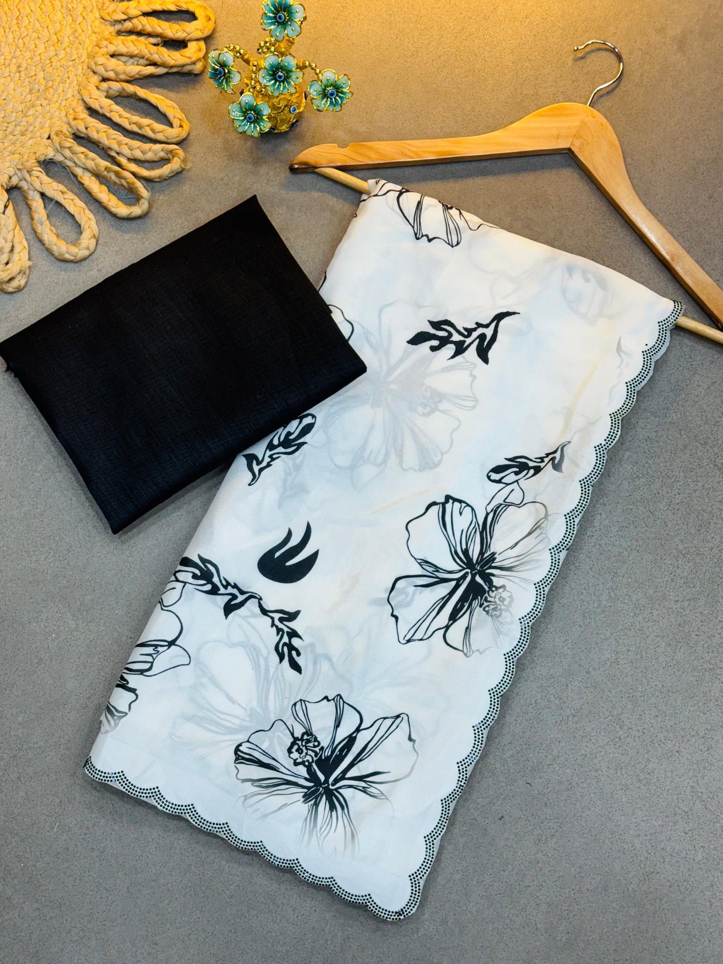 SUPER HIT HO SOFT FABRIC WITH FLOWER DESIGN PRINT ALL OVER SAREE