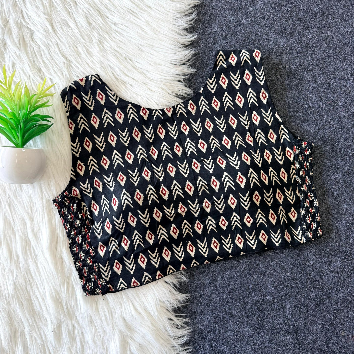 Beautiful hand block print with side elastic ready made blouse