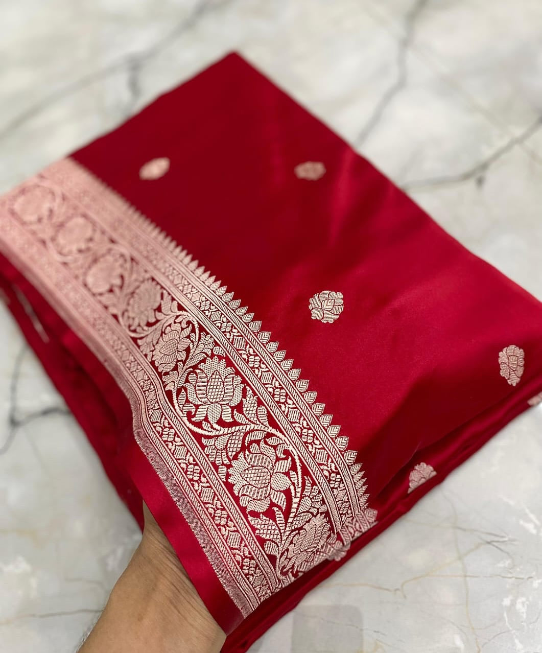 Soft Tissue all over booti weave saree