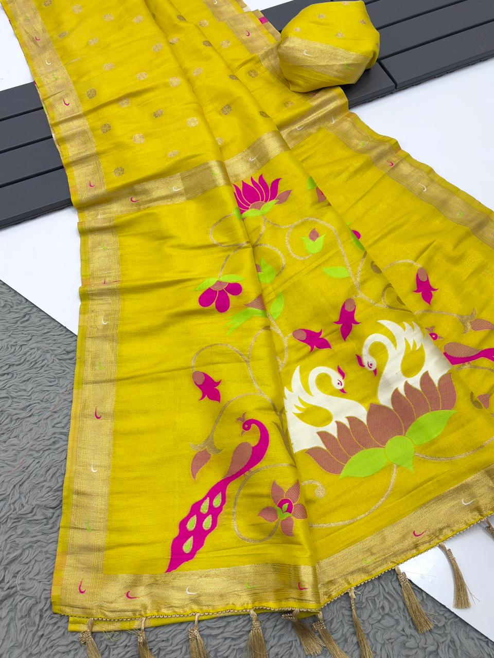 Festive splendor! Our Organza Tissue silk weaving Paithani saree
