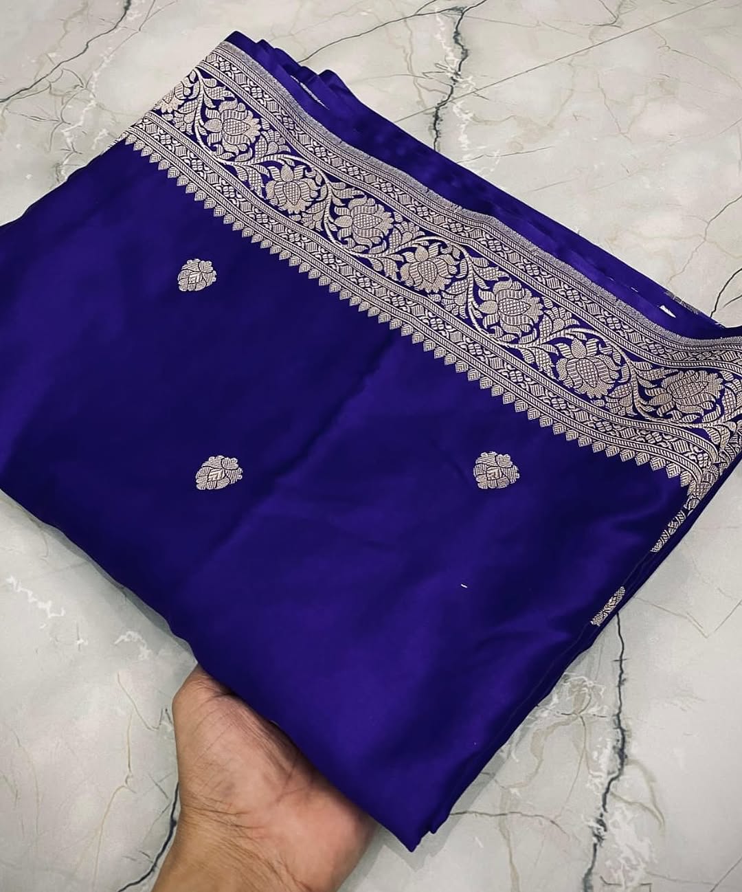 Soft Tissue all over booti weave saree