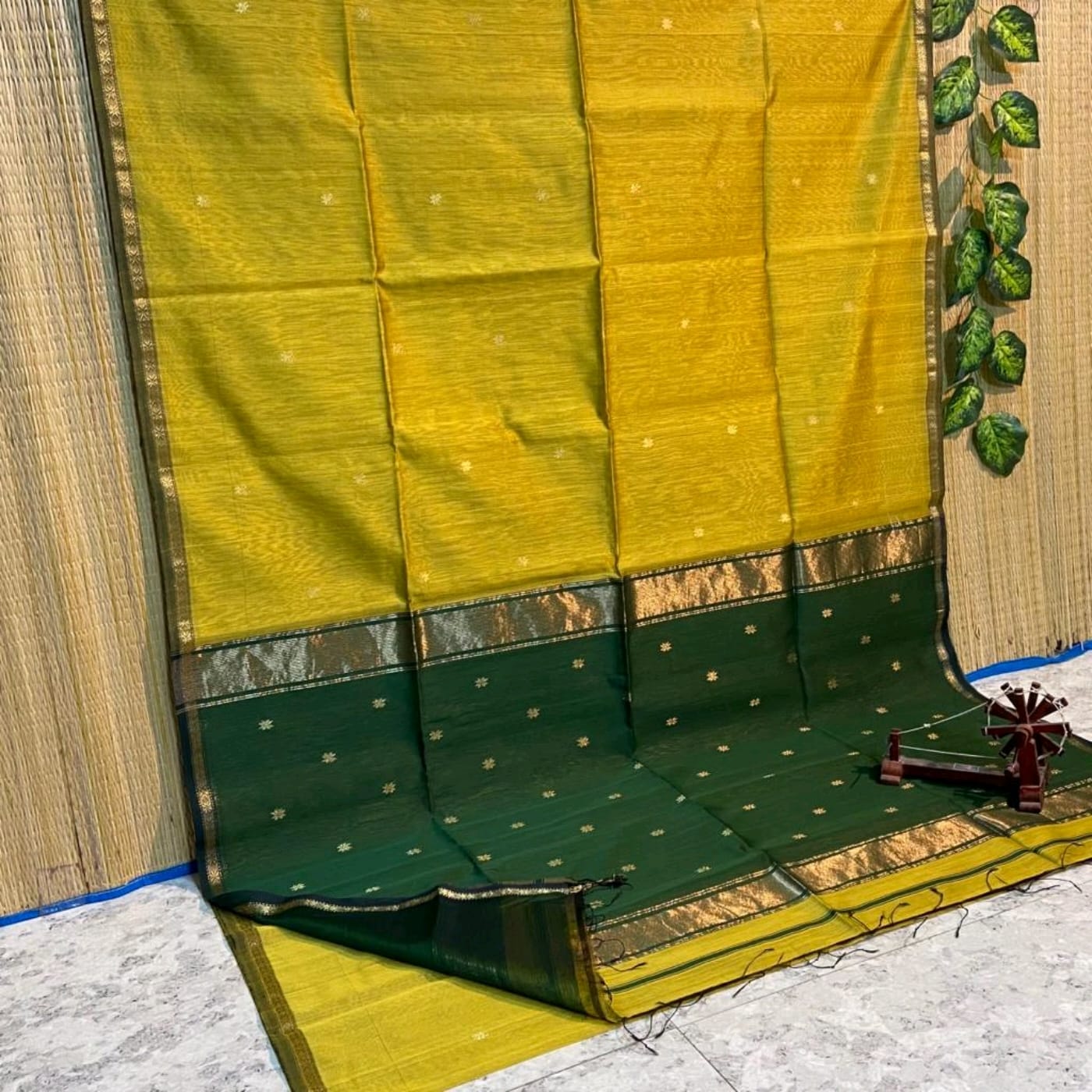 Noyanmoni maheshwari saree