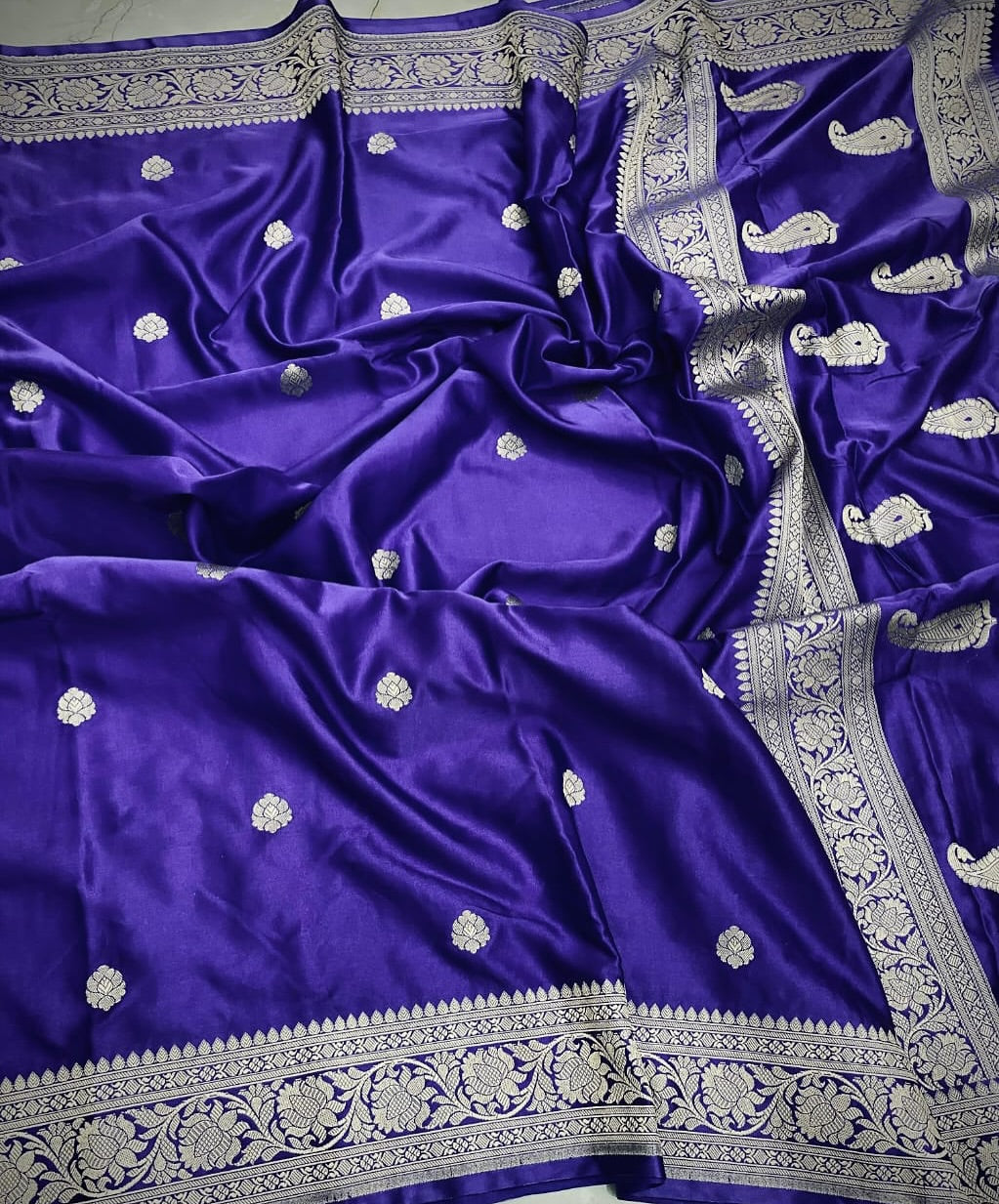 Soft Tissue all over booti weave saree