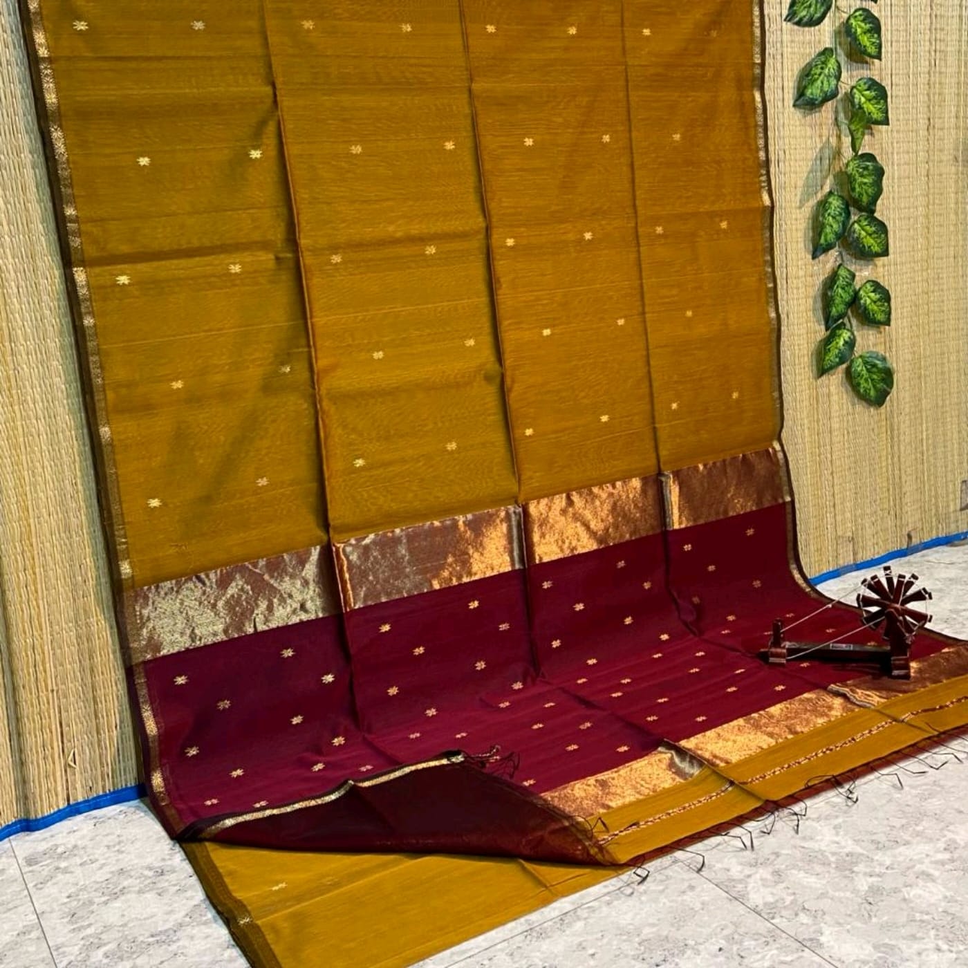 Noyanmoni maheshwari saree