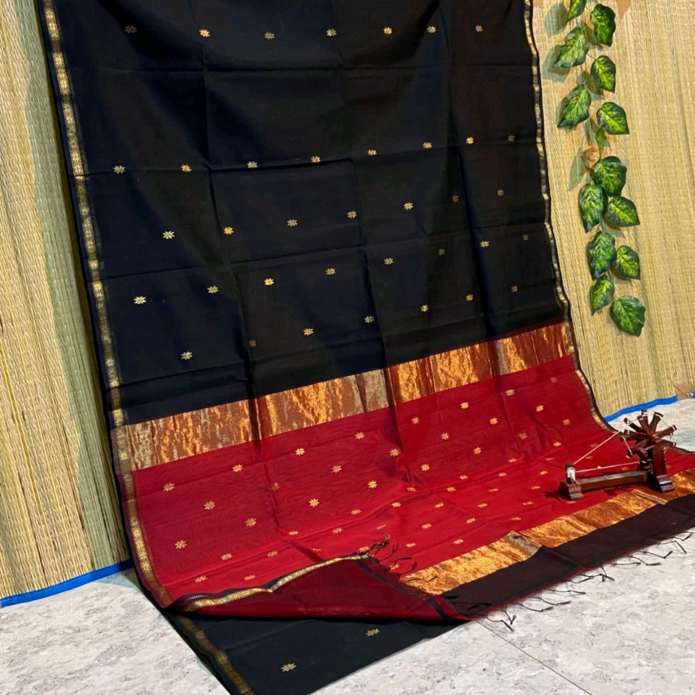 Noyanmoni maheshwari saree
