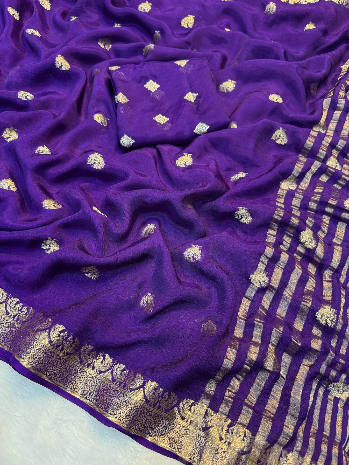 Pure soft Fabric zari  weaving Chinnon  Saree