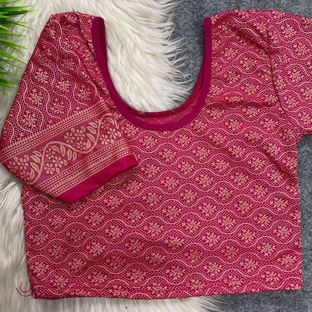 PURE JACQUARD STRETCHABLE PRINT BLOUSE