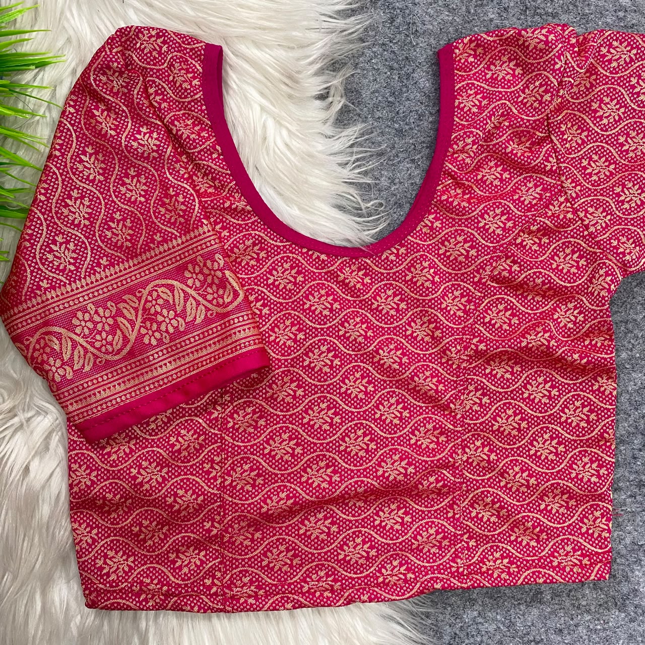PURE JACQUARD STRETCHABLE PRINT BLOUSE