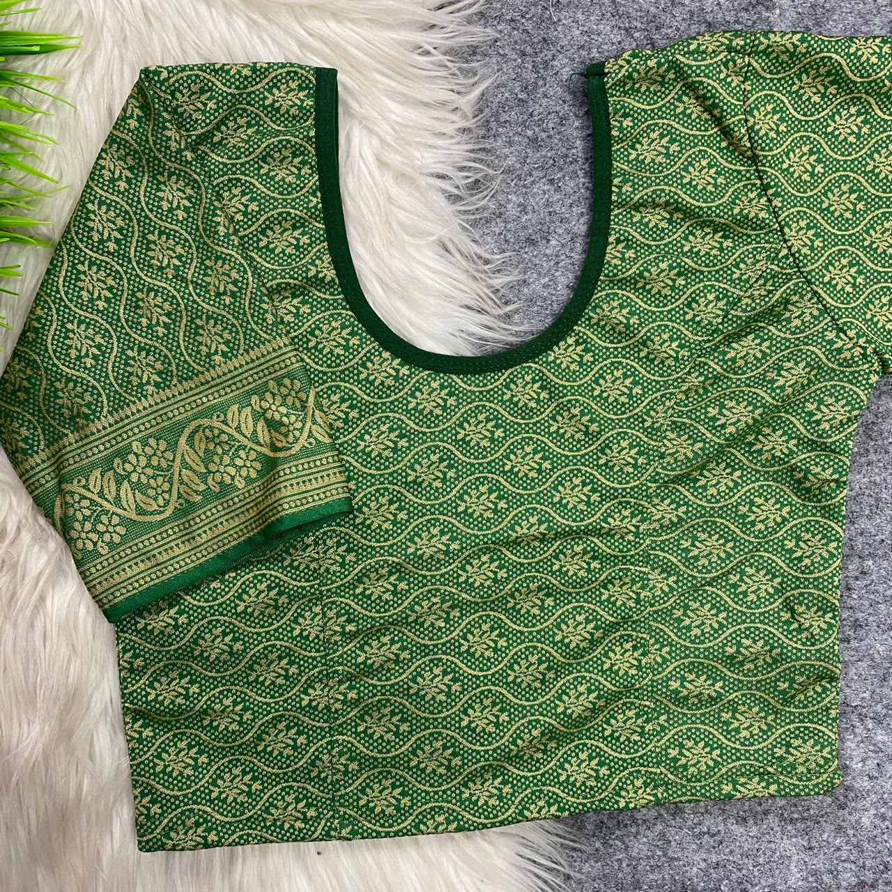 PURE JACQUARD STRETCHABLE PRINT BLOUSE