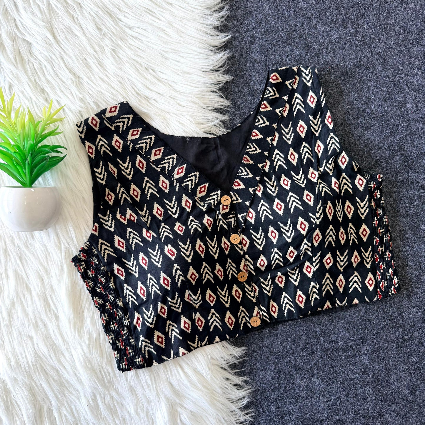 Beautiful hand block print with side elastic ready made blouse