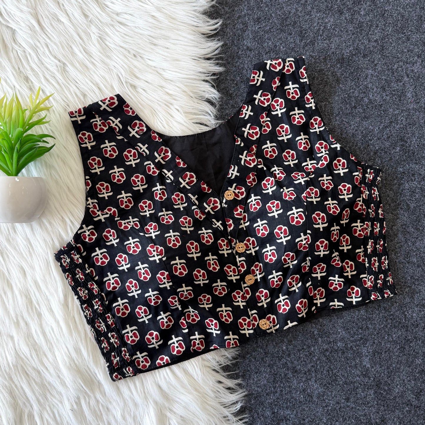 Beautiful hand block print with side elastic ready made blouse