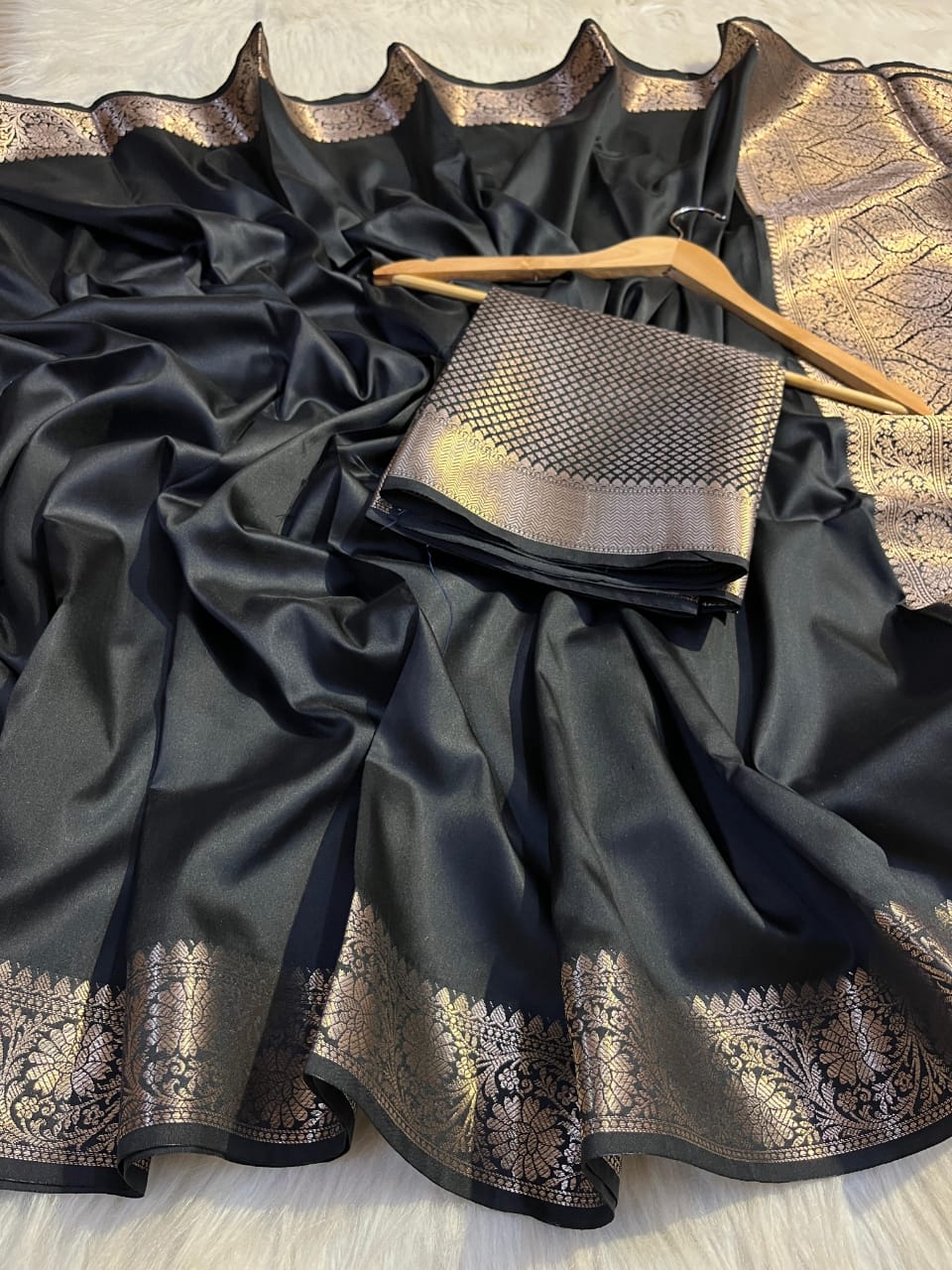 Banarasi Semi katan Soft Saree