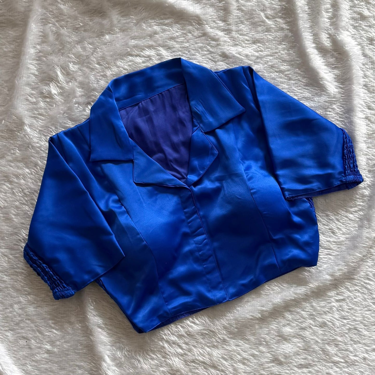 Soft silk fabric with elastic attach for better fitting ready made blouse