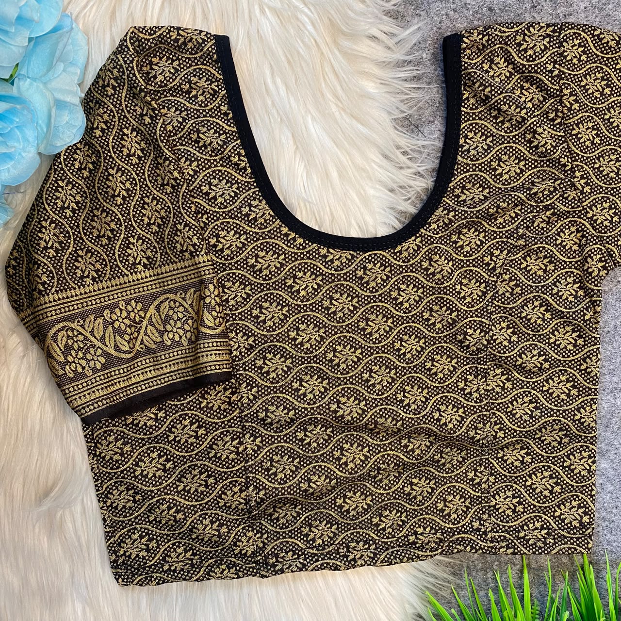 PURE JACQUARD STRETCHABLE PRINT BLOUSE