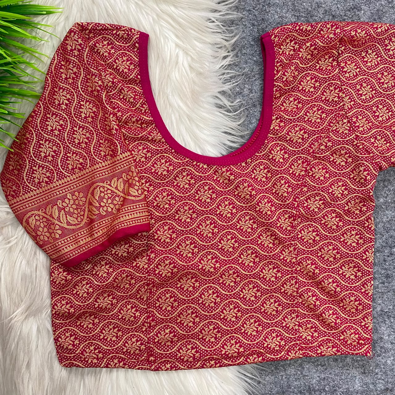 PURE JACQUARD STRETCHABLE PRINT BLOUSE