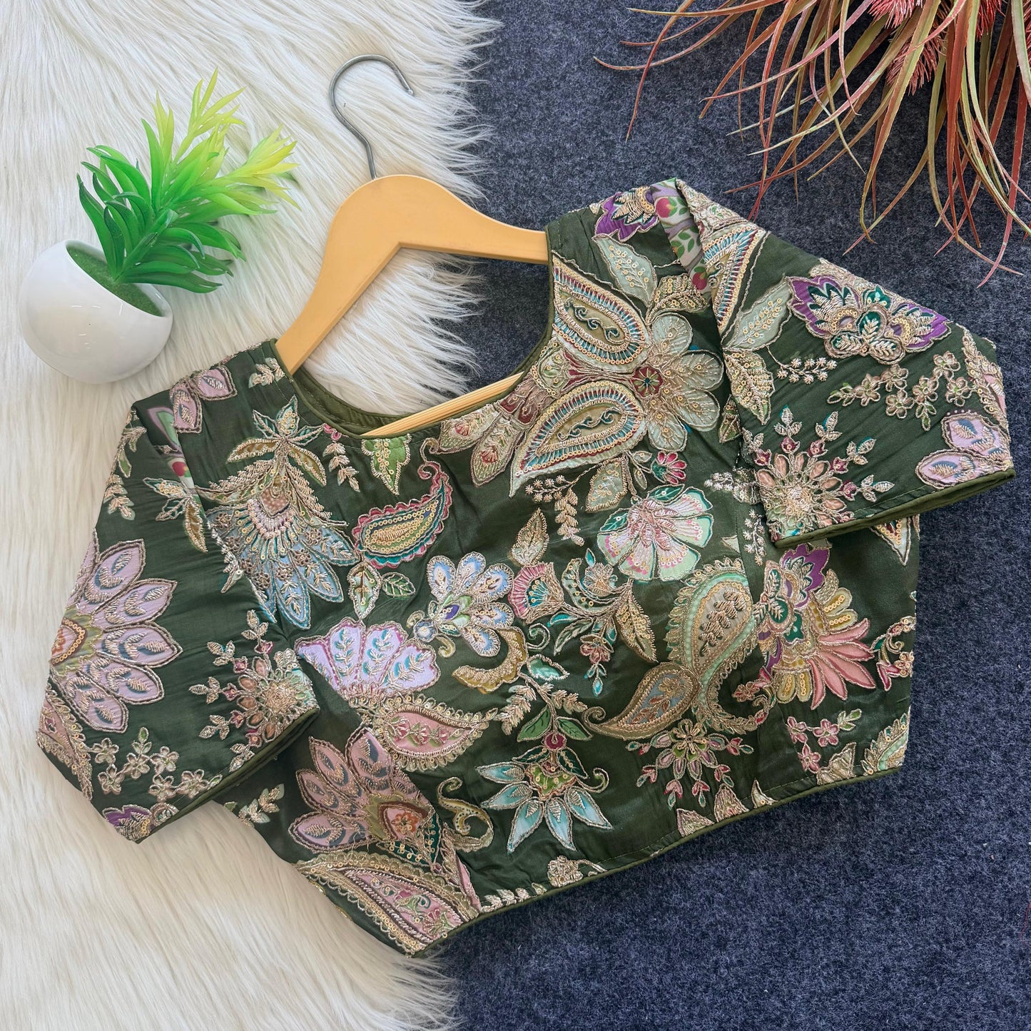Beautiful flower print all over ready made blouse