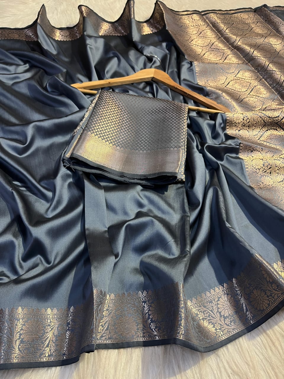 Banarasi Semi katan Soft Saree