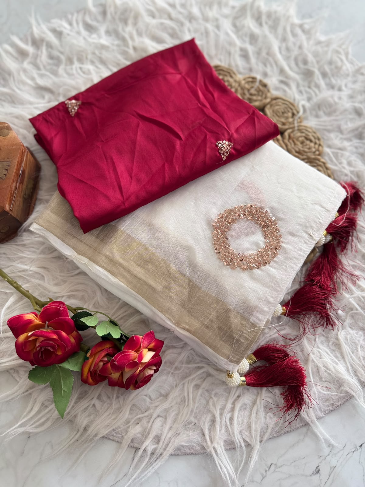 Premium Linen saree With Golden Border