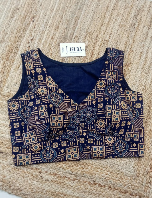 Cotton printed sleeveless ready made blouse