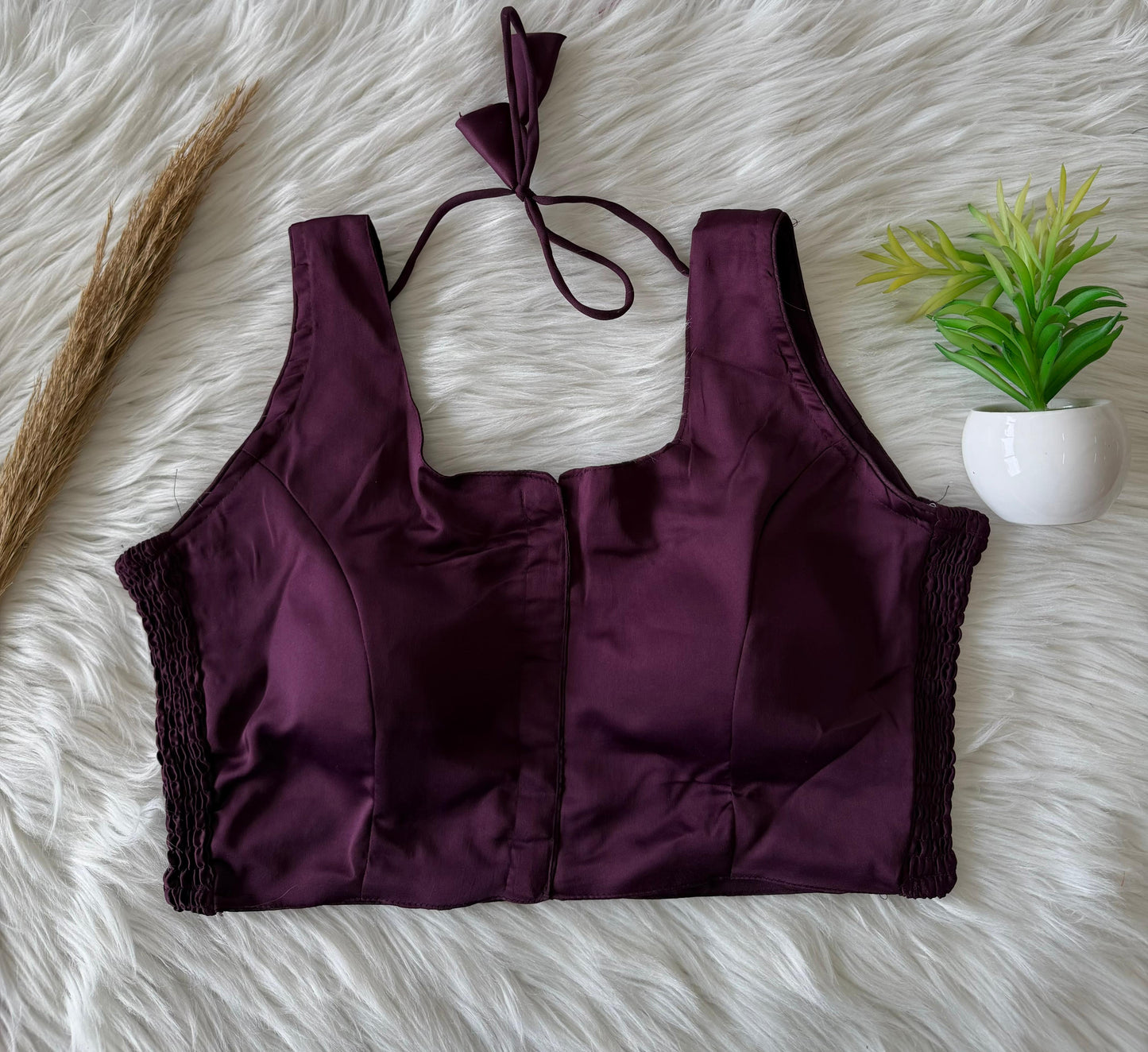 Soft silk fabric with elastic attach for better fitting ready made blouse