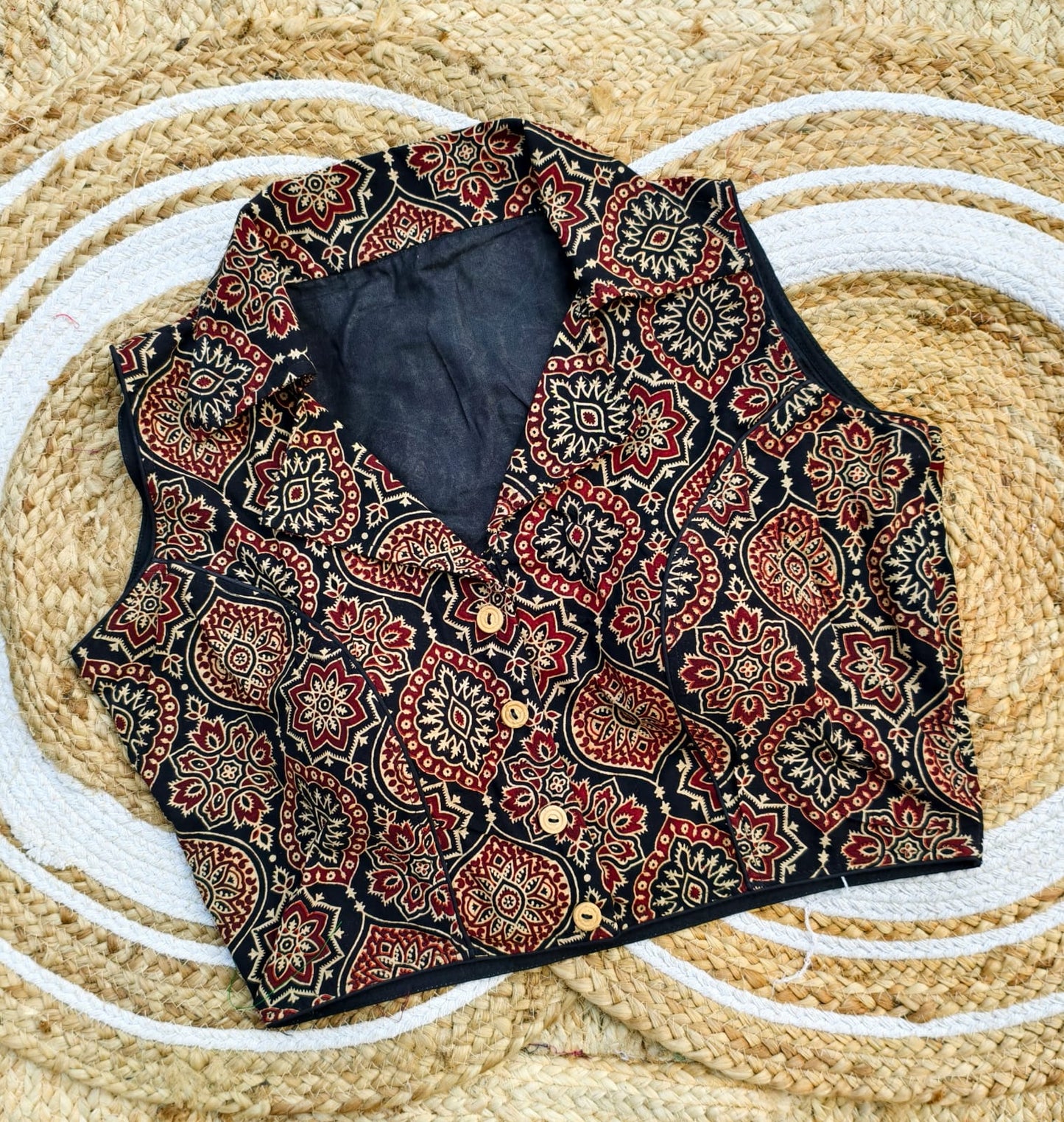 Cotton collar sleeveless ready made blouse