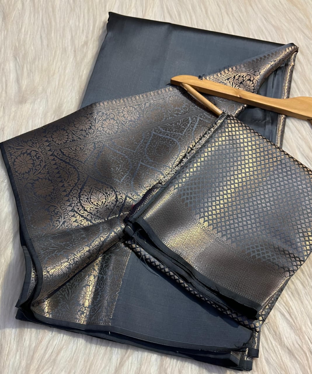 Banarasi Semi katan Soft Saree