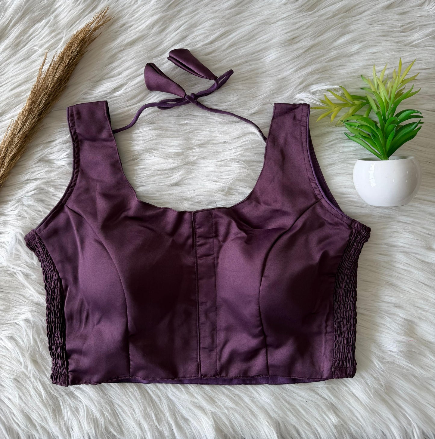 Soft silk fabric with elastic attach for better fitting ready made blouse