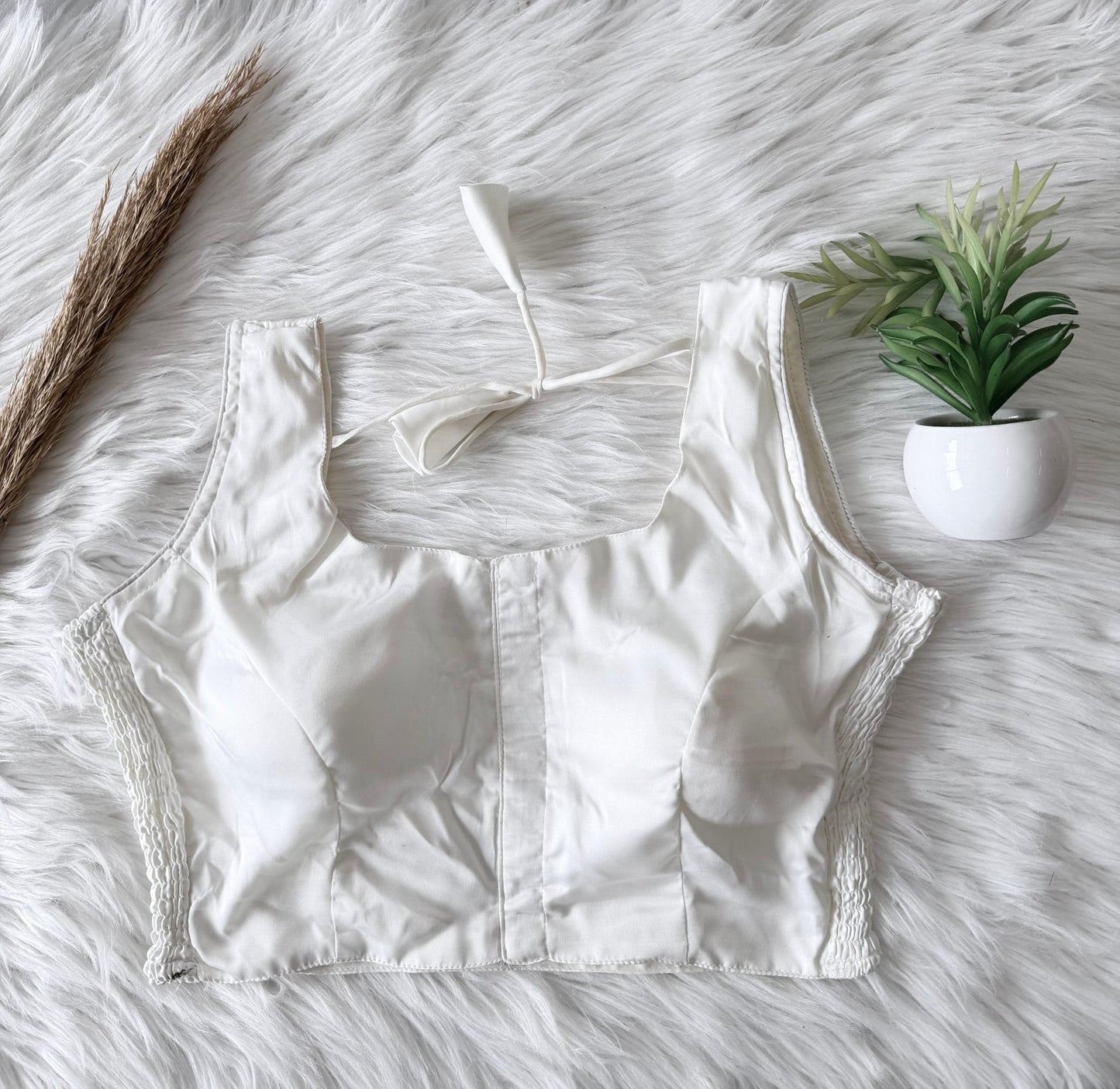 Soft silk fabric with elastic attach for better fitting ready made blouse