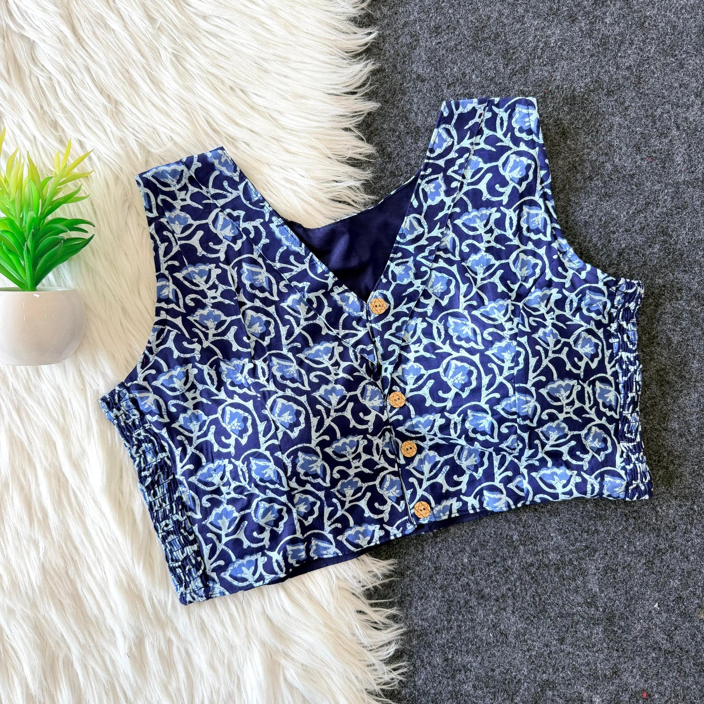 Beautiful hand block print with side elastic ready made blouse