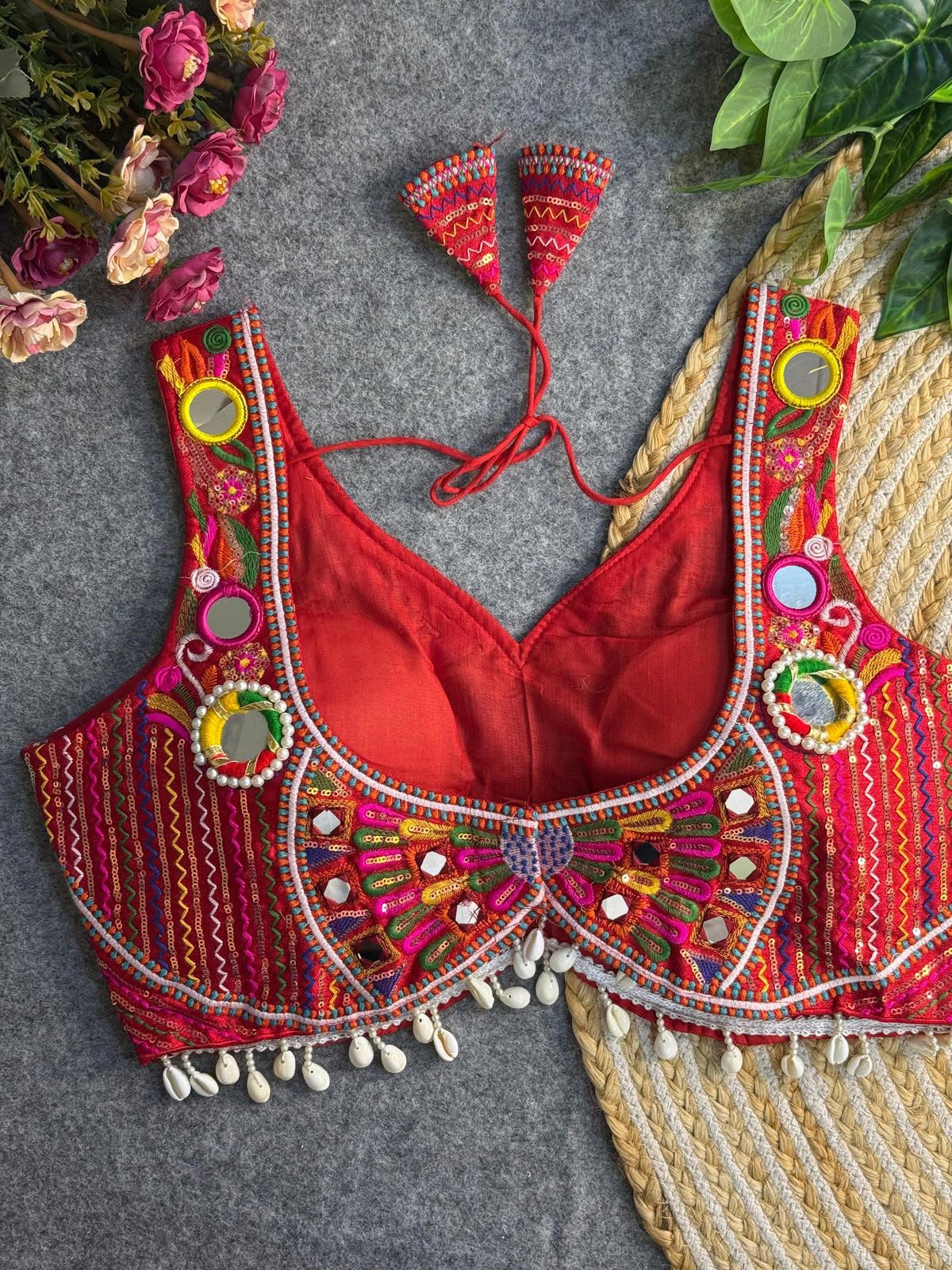 Fancy Design With Gamthi & Shell Lace Pattern ready made blouse