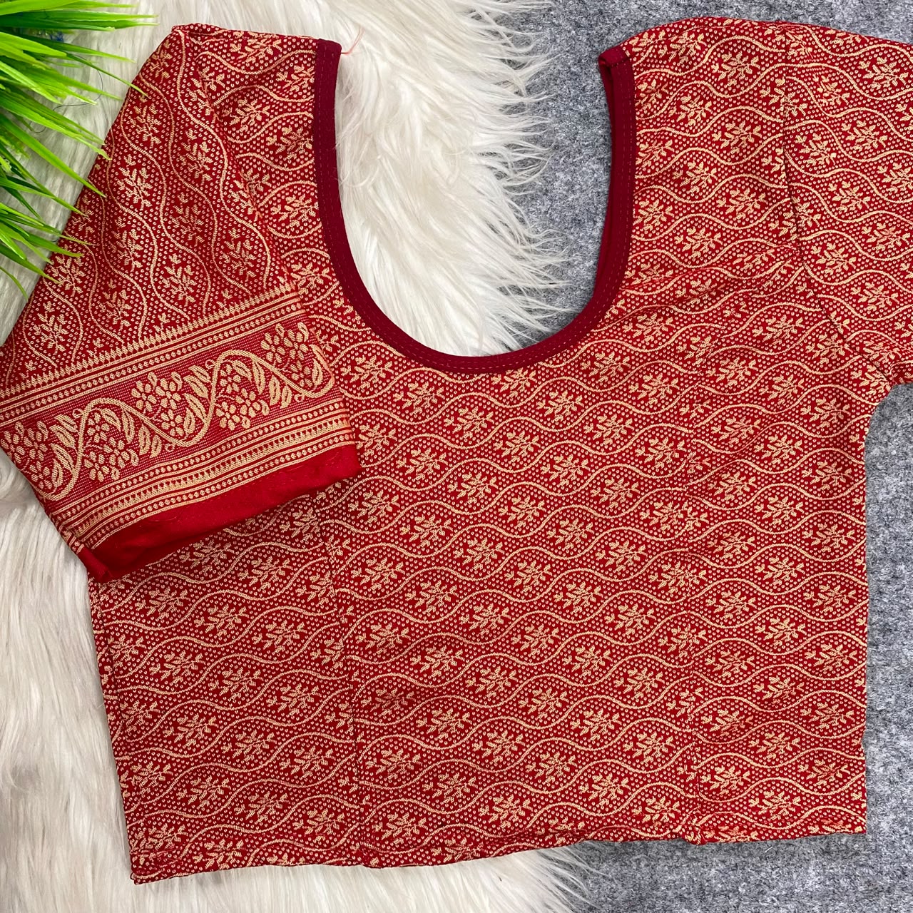 PURE JACQUARD STRETCHABLE PRINT BLOUSE