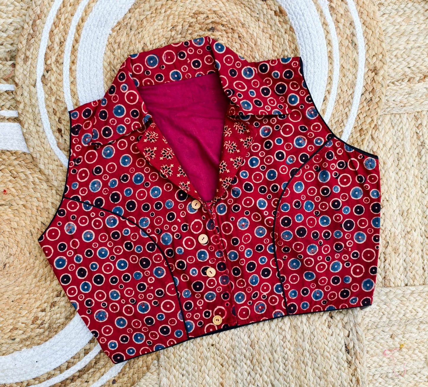 Cotton collar sleeveless ready made blouse