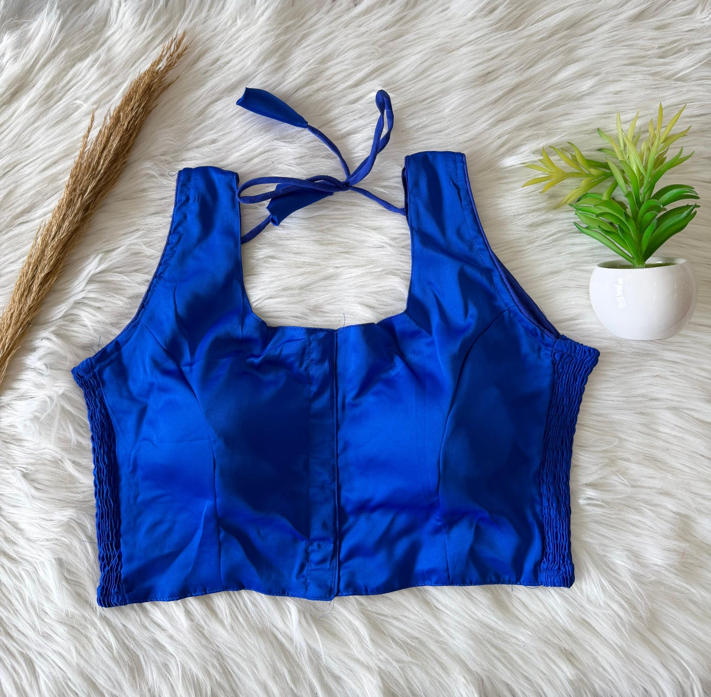Soft silk fabric with elastic attach for better fitting ready made blouse