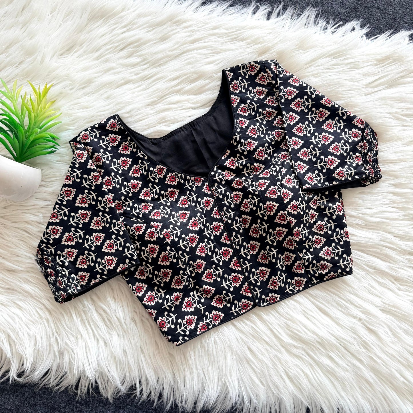 Beautiful hand block print with side elastic ready made blouse