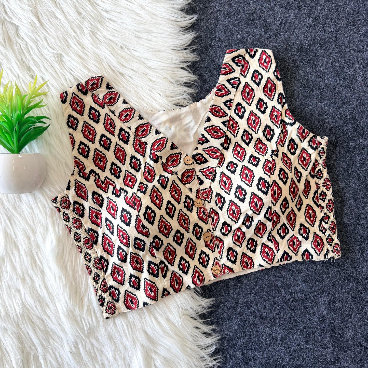 Beautiful hand block print with side elastic ready made blouse