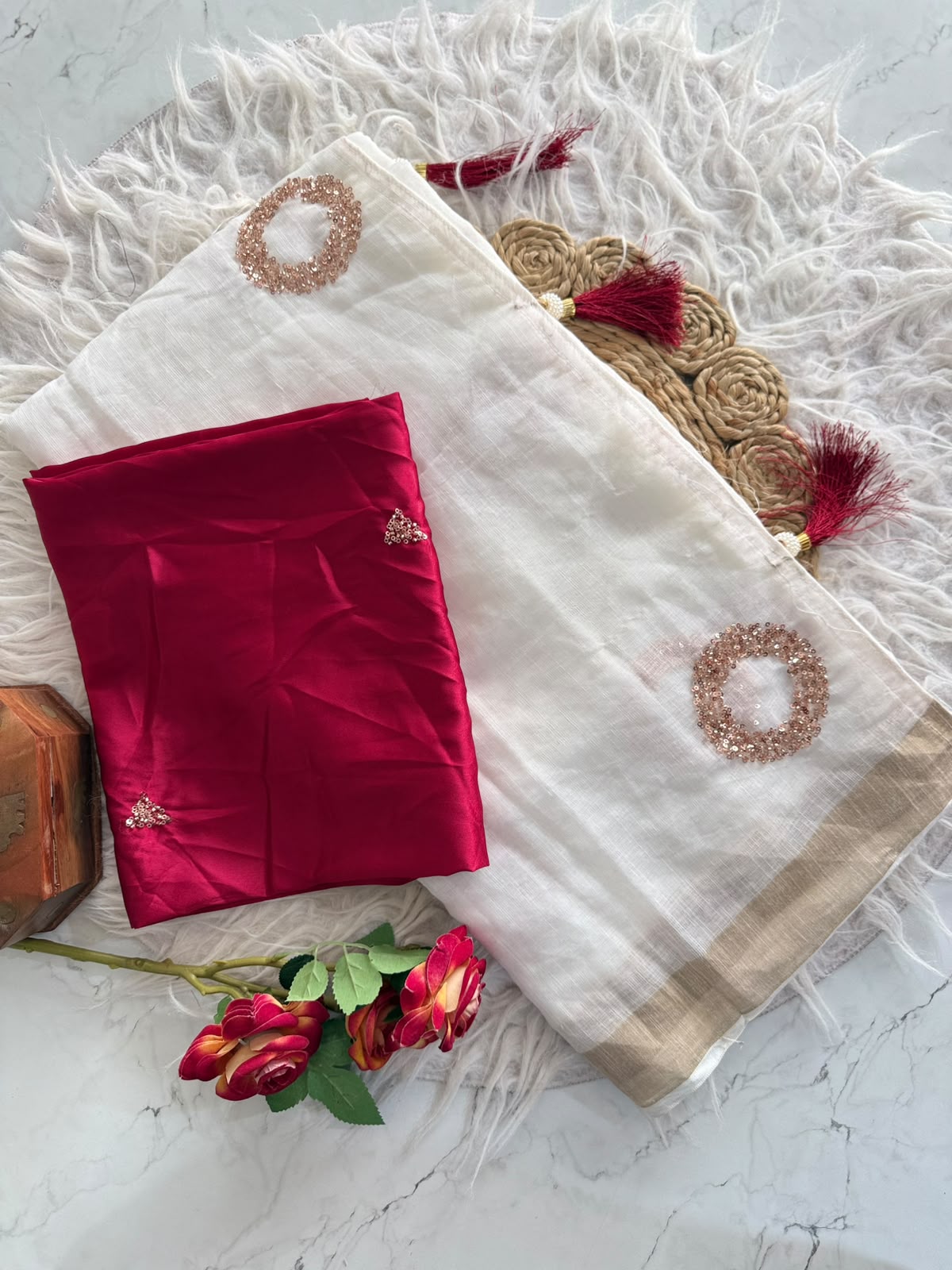 Premium Linen saree With Golden Border