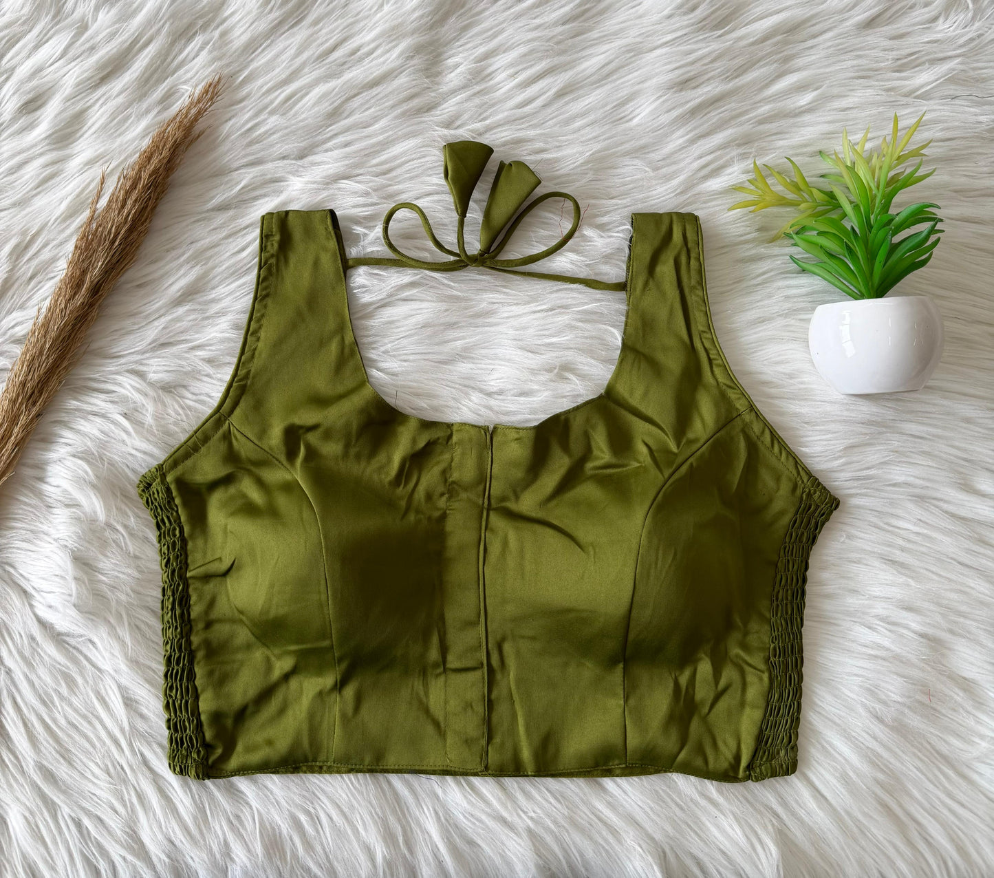 Soft silk fabric with elastic attach for better fitting ready made blouse