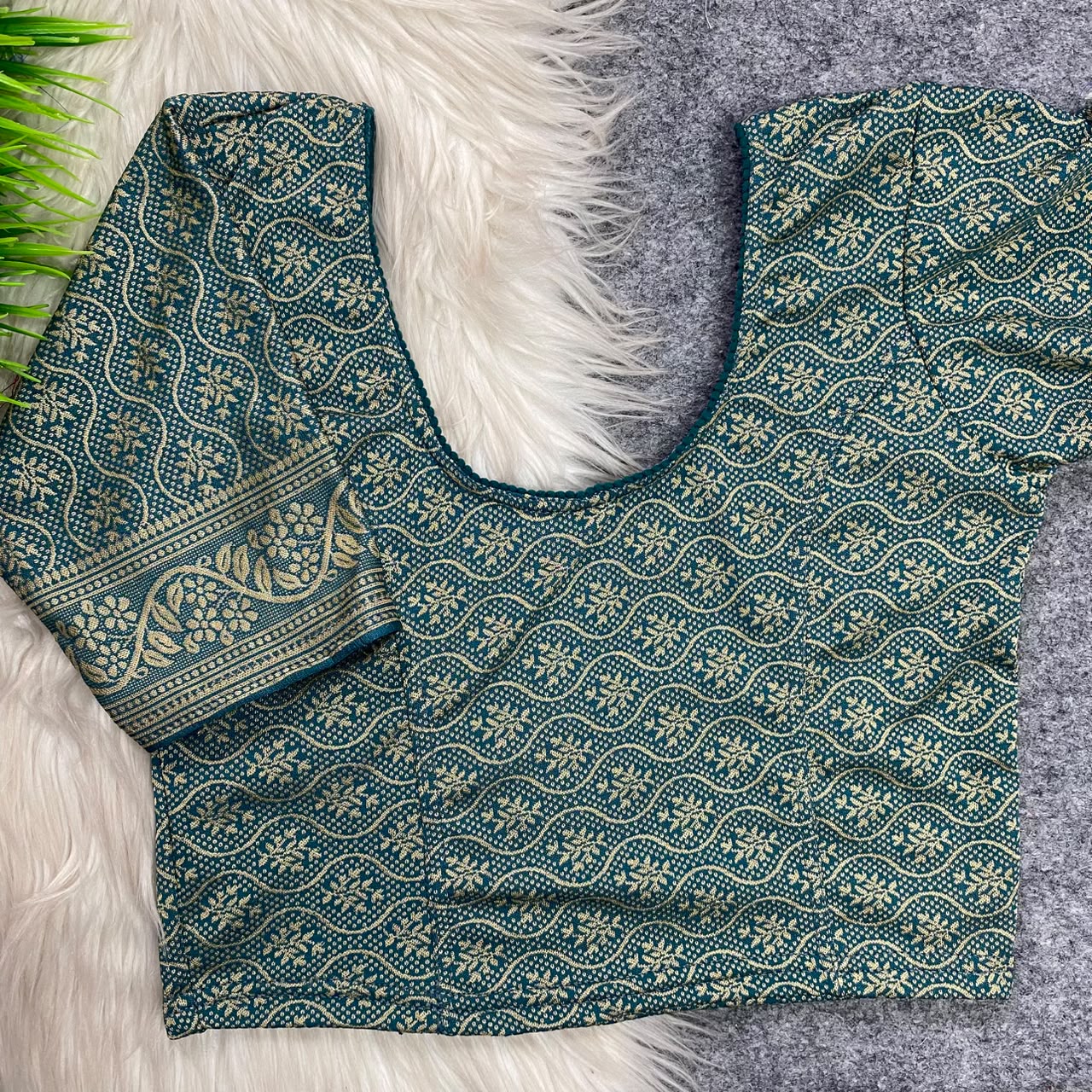 PURE JACQUARD STRETCHABLE PRINT BLOUSE