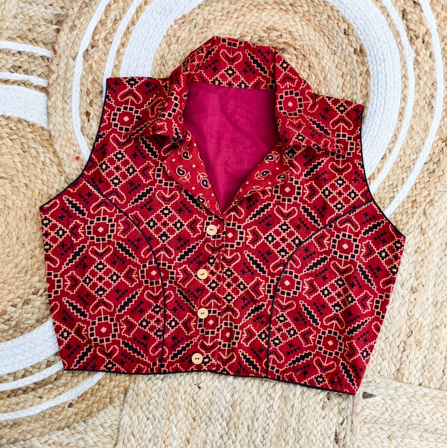 Cotton collar sleeveless ready made blouse