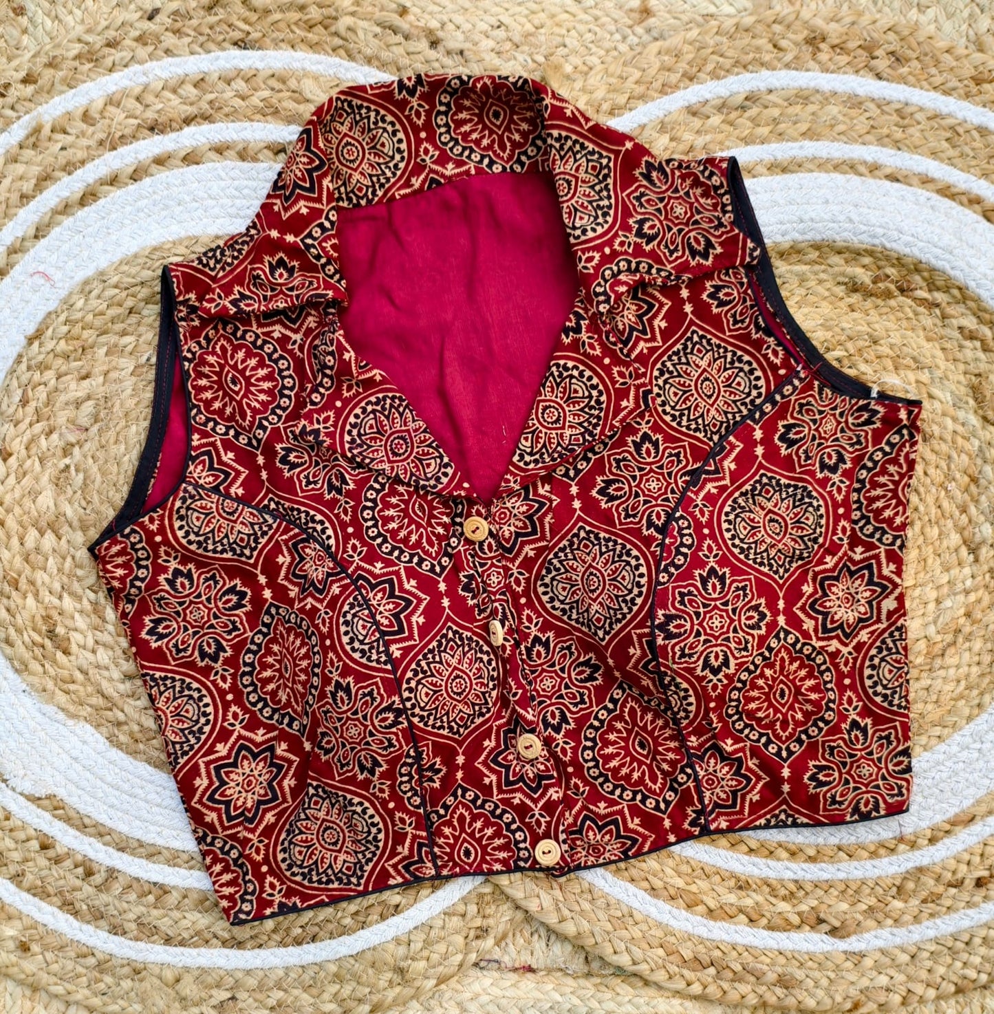 Cotton collar sleeveless ready made blouse