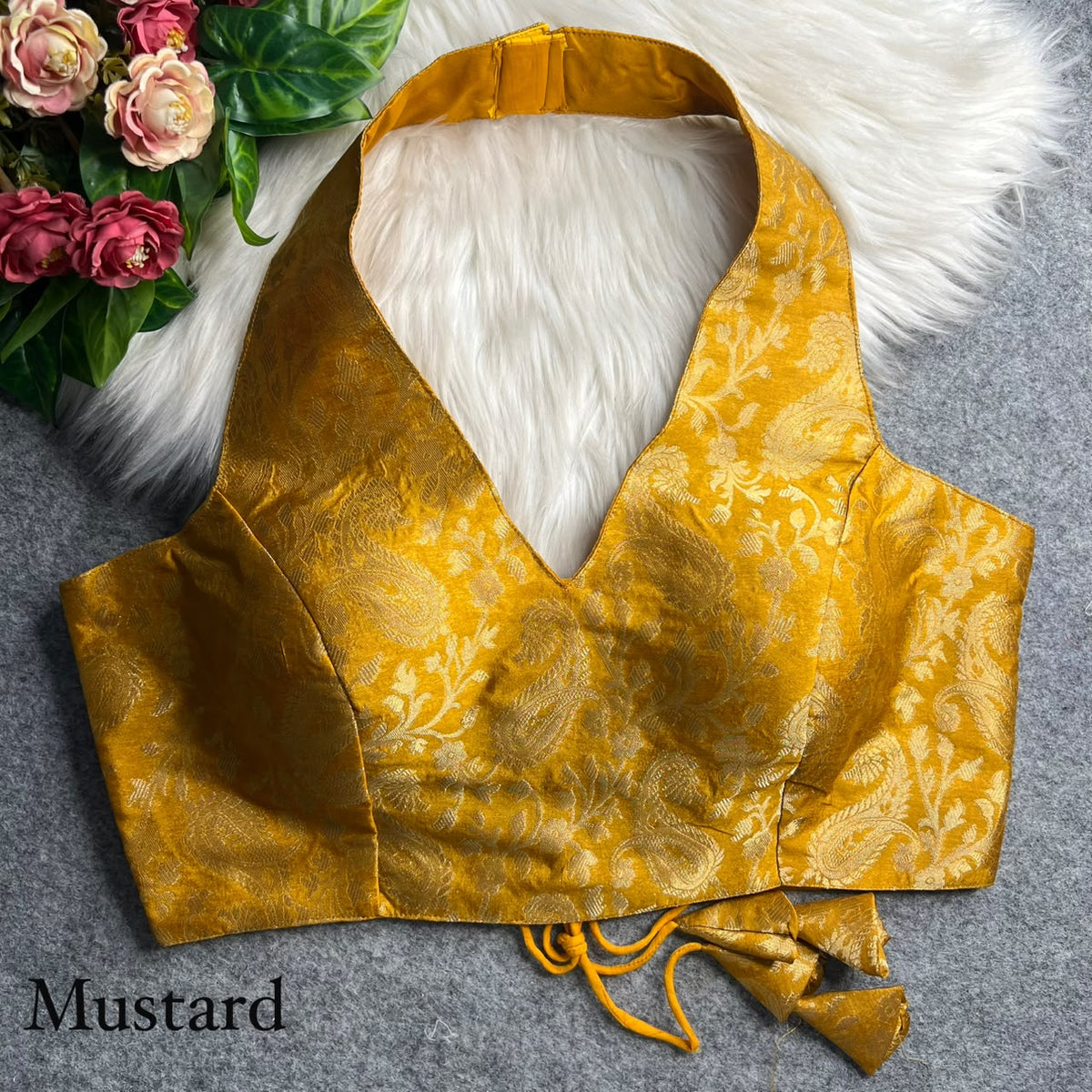 Heavy zari banarasi ready made blouse