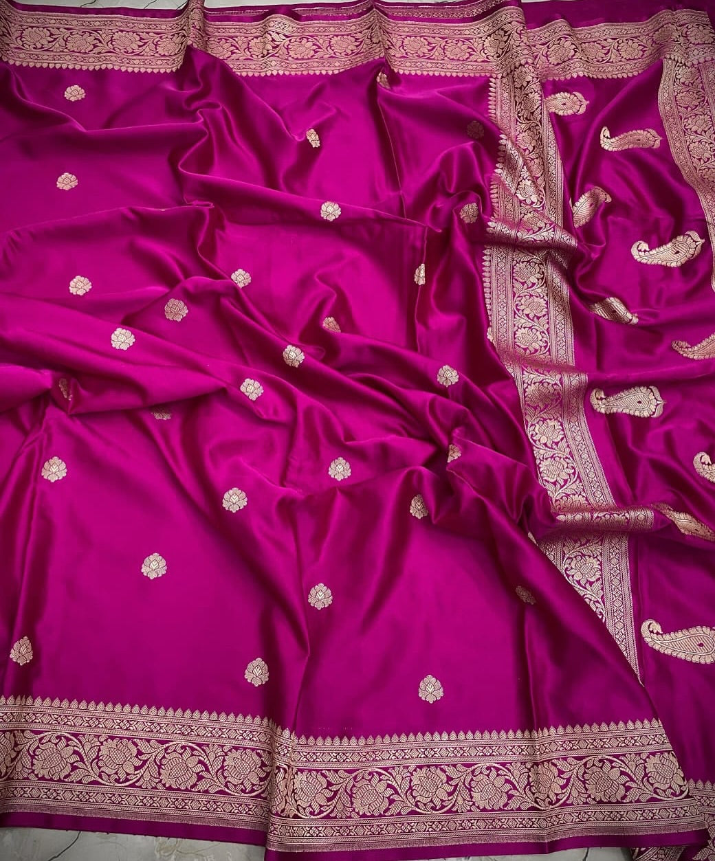 Soft Tissue all over booti weave saree